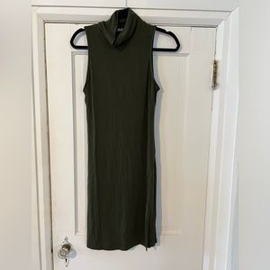 Lulus Green Sleeveless Turtleneck Dress 🌿